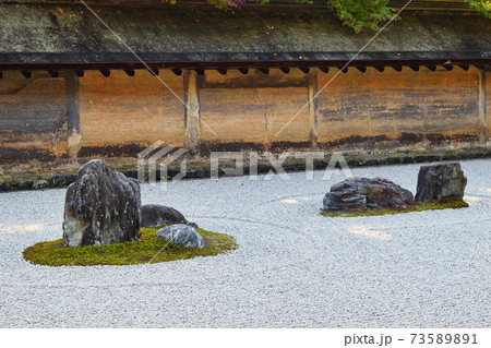 京都　龍安寺の石庭 73589891