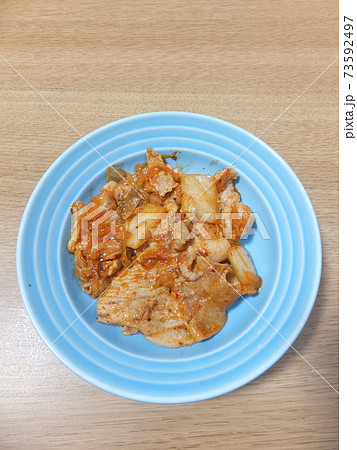 時短料理の白菜キムチと豚肉の炒め物 時短料理の白菜キムチと豚肉の炒め物 73592497