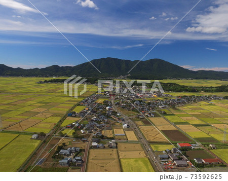 弥彦村の秋　空撮 73592625