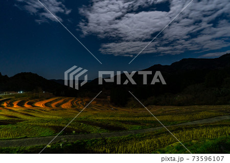 夜空 月 山 夜 鴨川大山千枚田 山林 千葉 鴨川 山林 夕方 夕陽 自然 雲 畑 田んぼ 夜空 月 山 夜 鴨川大山千枚田 山林 千葉 鴨川 山林 夕方 夕陽 自然 雲 畑 田んぼ 73596107