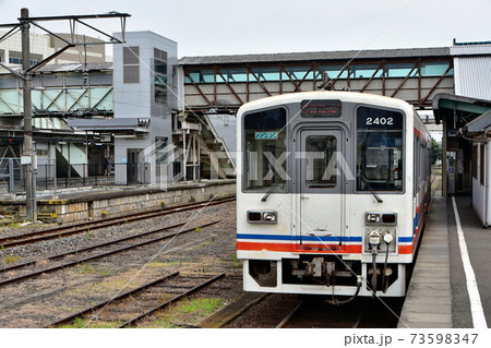 関東鉄道・常総線 下館駅　普通列車 キハ2400形 （ 茨城県 筑西市 ） 73598347