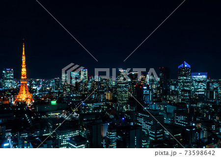 浜松町・世界貿易センタービルから見る夜の東京タワー 浜松町・世界貿易センタービルから見る夜の東京タワー 73598642