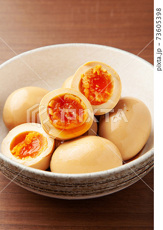 煮卵 73605398