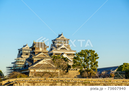 熊本城 美しい晴天空 天高く 夕焼けの輝き風景 2020年 熊本城 美しい晴天空 天高く 夕焼けの輝き風景 2020年 73607940