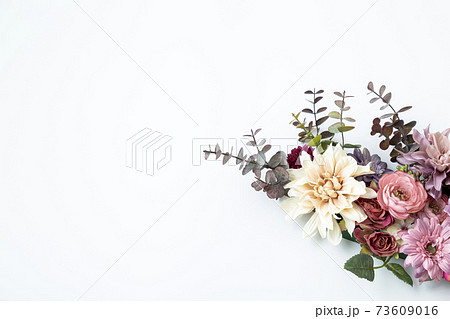 花　白バック 73609016
