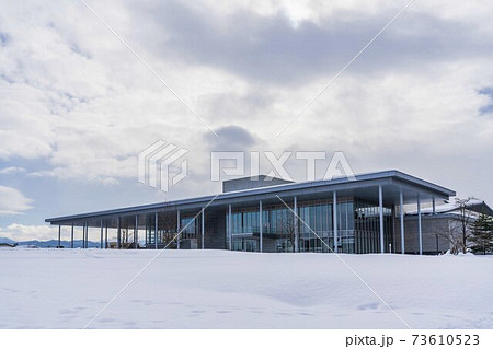 冬の米沢市上杉博物館　伝国の杜　山形県米沢市 73610523