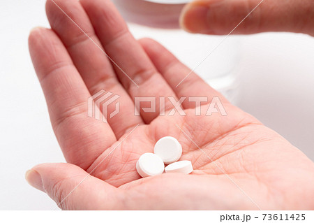 薬　水　OTC,OTC類似薬,オーバードーズ 73611425