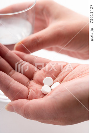 薬　水　OTC,OTC類似薬,オーバードーズ 73611427