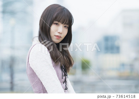 女性ポートレート 73614518
