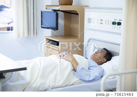 入院　中年男性 73615463