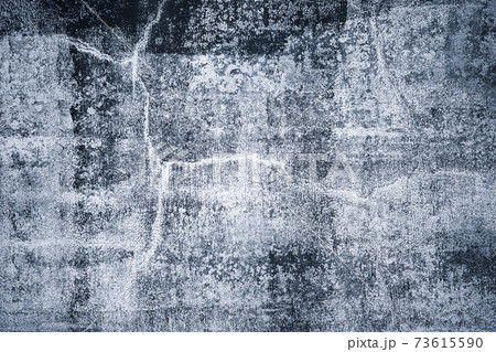 褪せた黒塗りの壁の背景素材 パターンb やや明るめ 寒色系の写真素材