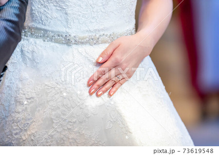 チャペル 新郎 新婦 指輪 チャペル 新郎 新婦 指輪 73619548