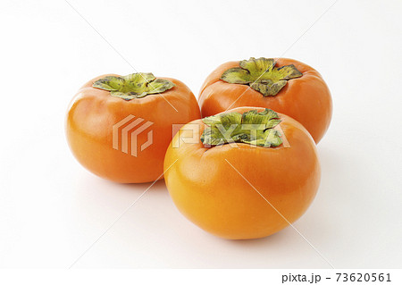 秋の味覚の柿　富有柿 73620561