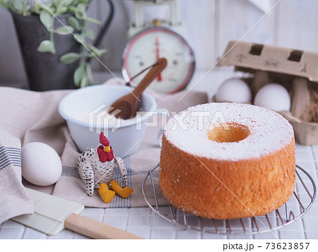 シフォンケーキ クッキング素材 73623857