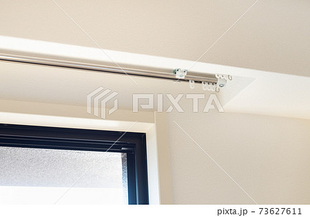 カーテンボックスとカーテンレール 73627611