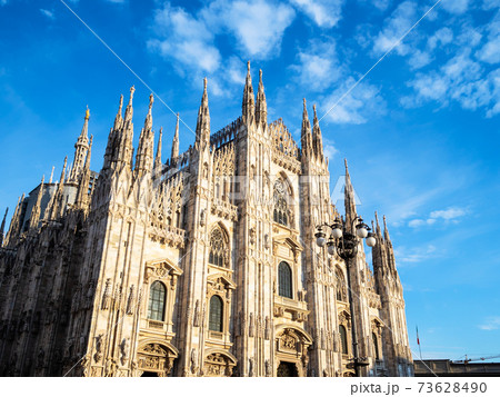 Milan Cathedral in Piazza del Duomo afternoon Milan Cathedral in Piazza del Duomo afternoon 73628490