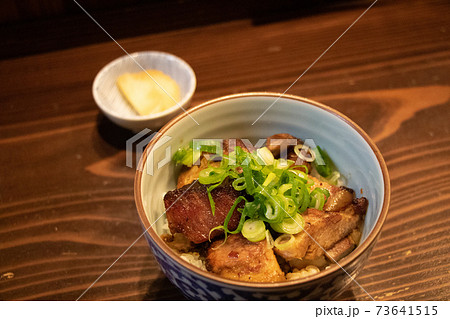 ラーメン屋でセットでついてきたチャーシュー丼の写真素材