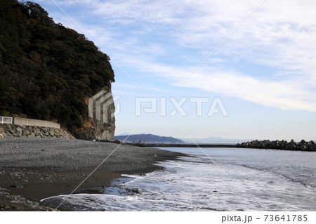 枕状溶岩の露頭　焼津市浜当目海岸 73641785