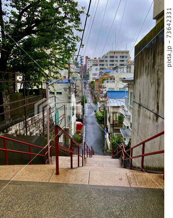 須賀神社 曇天 階段上から1 須賀神社 曇天 階段上から1 73642331