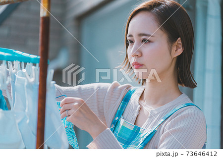 子育てママの洗濯 73646412