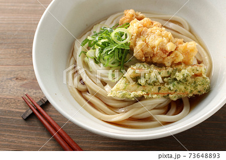 天ぷらを乗せた夏の味覚のざるうどん 天ぷらを乗せた夏の味覚のざるうどん 73648893