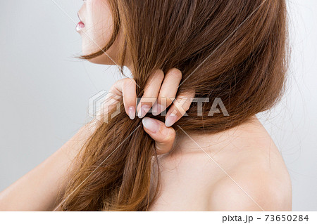 ヘアダメージ. 73650284