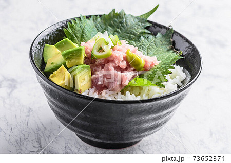 鮪のたたき丼 鮪のたたき丼 73652374