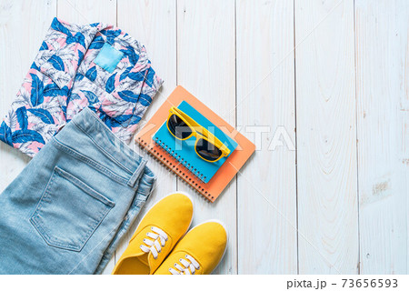 men's casual outfits of traveler, summer holiday 73656593