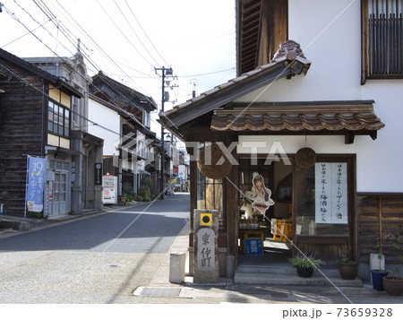 鳥取県倉吉市：東仲町／本町通りの町並み 73659328
