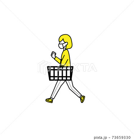 買い物するマスクの女性 73659330