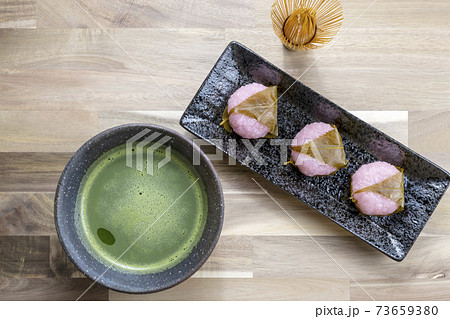 お抹茶と桜餅 お抹茶と桜餅 73659380