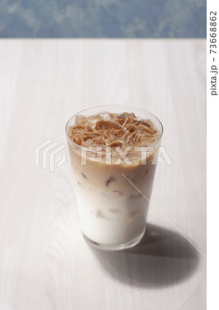 ひんやり美味しいアイスカフェオレ 73668862