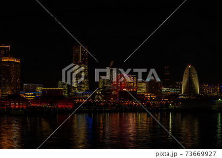 横浜・みなとみらい・大さん橋から見る夜景 横浜・みなとみらい・大さん橋から見る夜景 73669927