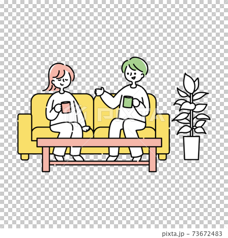 ソファーでくつろぐ夫婦 73672483