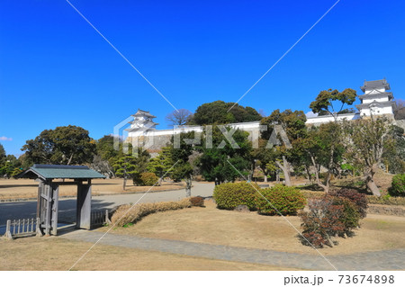 【兵庫県】晴天下の明石城(坤櫓と巽櫓) 【兵庫県】晴天下の明石城(坤櫓と巽櫓) 73674898