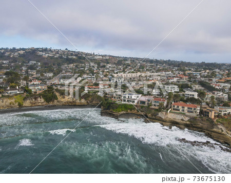 Aerial view of the cove with big villa in La Jolla Hermosa, California, USA 73675130