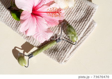 gua sha, face massage roller 73676470