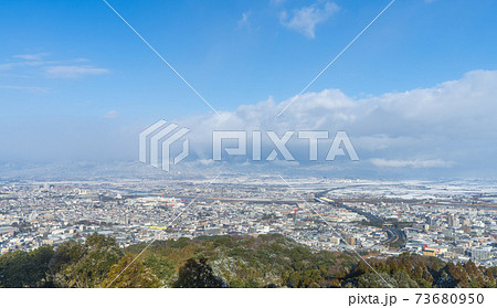 高良大社から久留米市・鳥栖市方面を撮影(積雪の風景) 高良大社から久留米市・鳥栖市方面を撮影(積雪の風景) 73680950