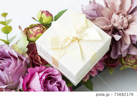 プレゼント プレゼント 73682176