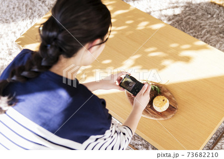 インスタ女子 73682210