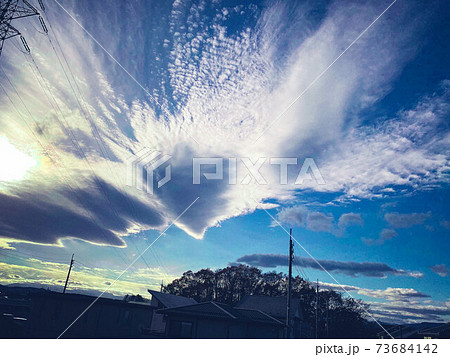 昼下がりの明石南の空にした躍動感みなぎる雲　Harumi Suzuki 73684142