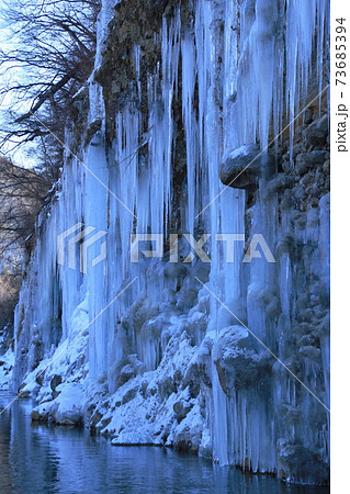 御嶽山の清水からできる白川氷柱群 御嶽山の清水からできる白川氷柱群 73685394