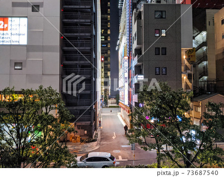 秋葉原　夜景　緊急事態宣言中（2021年1月） 73687540