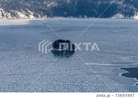 冬の摩周湖 73693997