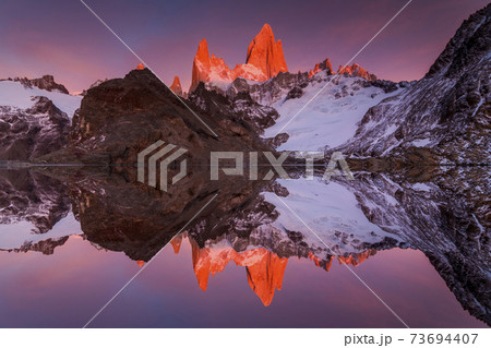 Fitz Roy mountain at sunrise, Patagonia, Argentina 73694407