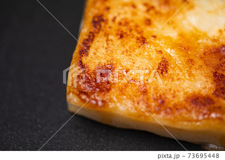 焼いたお餅 (しょう油味) 73695448