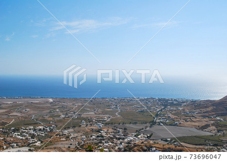 【ギリシャ】サントリーニ島ピルゴスからの景色 【ギリシャ】サントリーニ島ピルゴスからの景色 73696047
