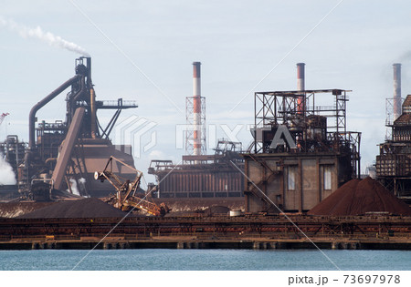 水島製鉄所のプラントの景色 73697978
