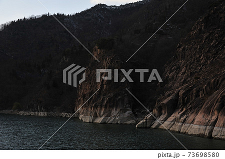 スポット 韓国 中止 73698580