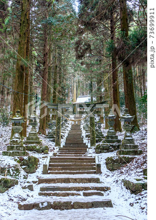 冬の上色見熊野座神社　熊本県高森町 73699911